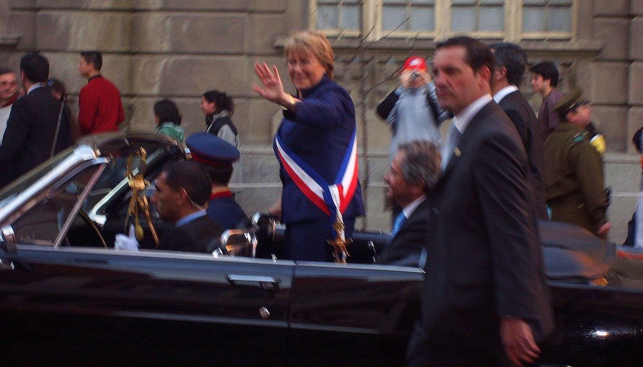 Michelle-Bachelet-parada2007_1.jpg