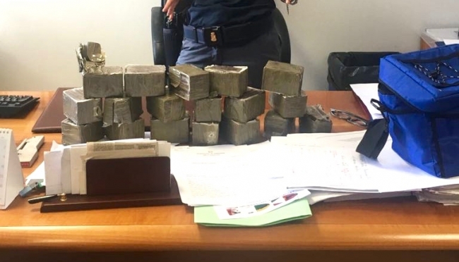Modena - Arrestato italiano pregiudicato con 10 kg di hashish