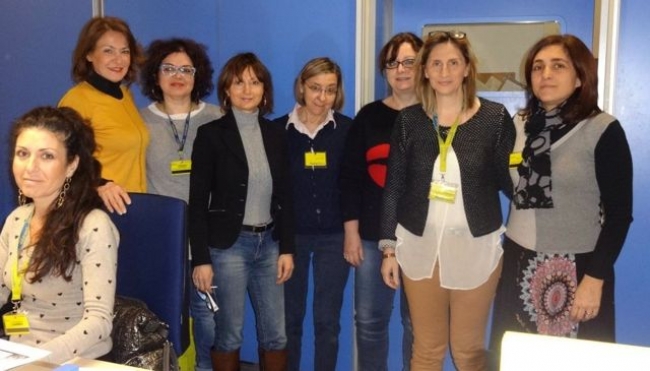 Nella foto la direttrice Milena Bacchini (quarta da sinistra) e le sue collaboratrici dell’ufficio postale Parma Sud Montebello di Via Pastrengo