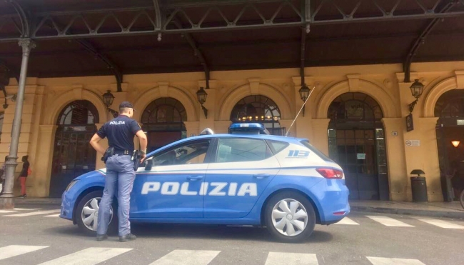 Molestie sessuali e rapina su un treno verso Parma: fermato alla stazione di Modena