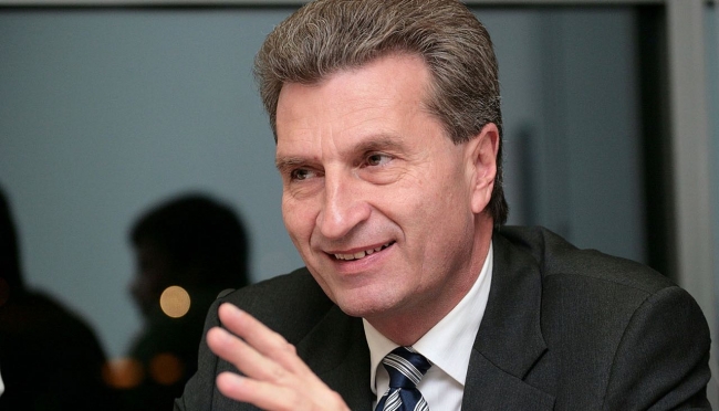 Gunther Oettinger Commissario UE Bilancio e membro CDU Merkel