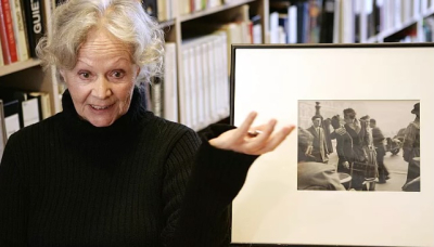 Françoise Delbart scompare all’età di 93 anni, la ragazza del bacio di Doisneau