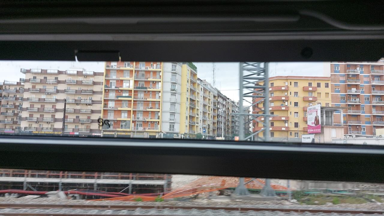 9_finestrino-treno-bari.jpeg
