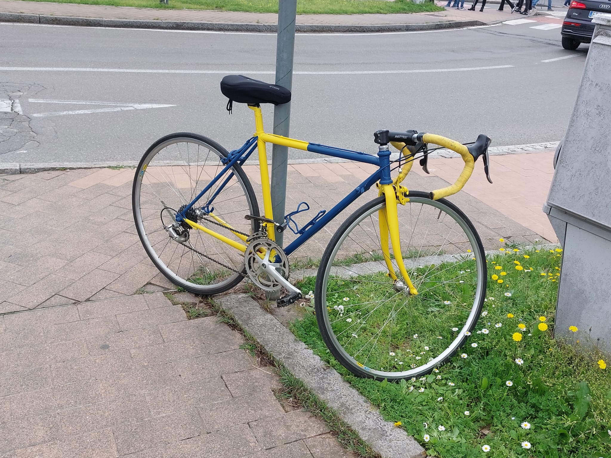 12_bicicletta-gialloblu.jpeg