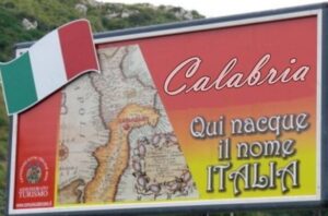 2-Calabria-qui-nascque-il-nome-Italia-cartello-300x198.jpeg