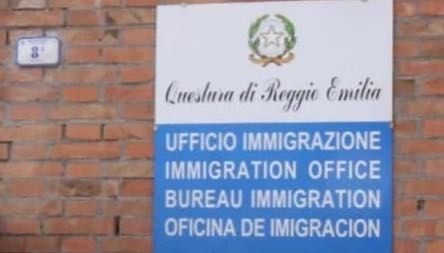 RE_Ufficio_imigrazione_1.jpg