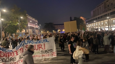 Manifestazione No Green Pass a Reggio Emilia