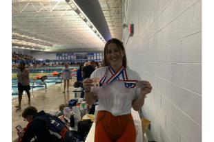 La studentessa 17enne Francesca Neri vince gli States di nuoto del Mississippi