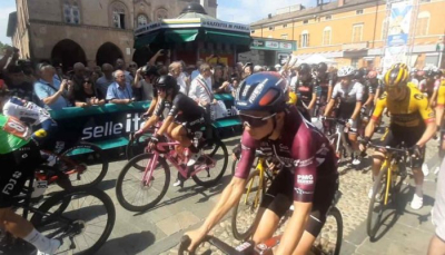 Fidenza: partenza della 4^ tappa del Giro d&#039;Italia Donne. Video dello start