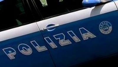 Modena - Sorpreso a rubare nella propria auto: arrestato