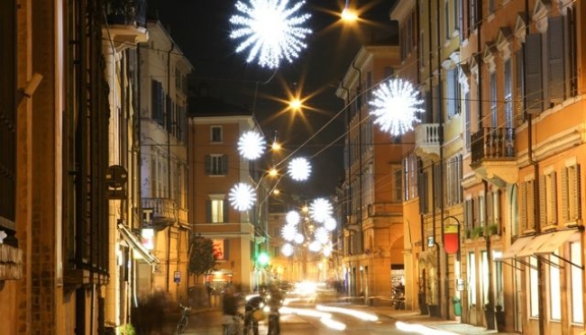 Modena - 18 dicembre in centro storico serata dello shopping