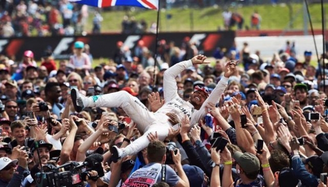 F1, Gran Bretagna: Hamilton è il Re. Verstappen la nuova Star