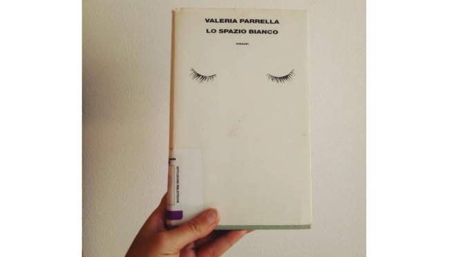 &quot;In punta di penna: rubrica di libri&quot; &quot;Lo spazio bianco&quot;, Valeria Parrella, Einaudi