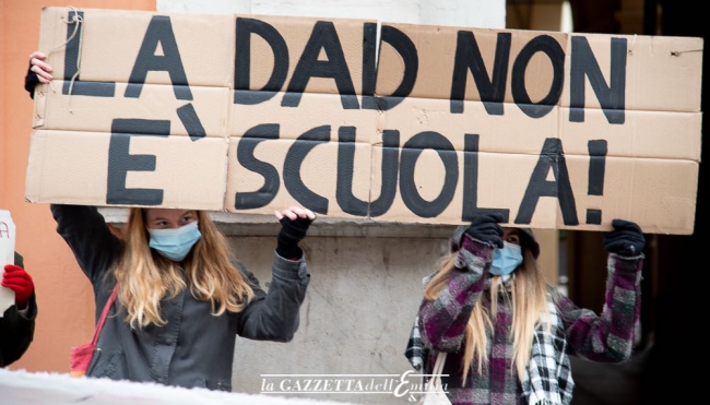 Anche a Parma dilaga la protesta degli studenti. (FOTO)