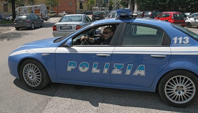 Reggio Emilia – Polizia arresta un minorenne ricercato per rapina a mano armata e uno spacciatore 19enne
