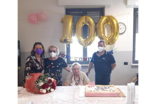 Anche la sindaca Tarasconi al 100° compleanno della signora Anna Arbasi