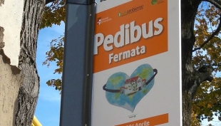 Piacenza - Nuova segnaletica per le fermate del Pedibus