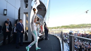 F1, Russia: Rosberg in solitaria. Raikkonen a podio. Ferrari, è tutto qui?