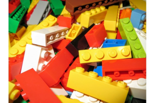 &quot;Un mattoncino per il giardino di Luana&quot;: Giornata Lego all&#039;insegna della Solidarietà