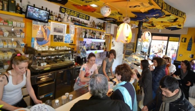 Modena - Esaurite già nella mattinata le ultime 100 tazzine dedicate all’iniziativa Caffè Molinari Loves Emilia