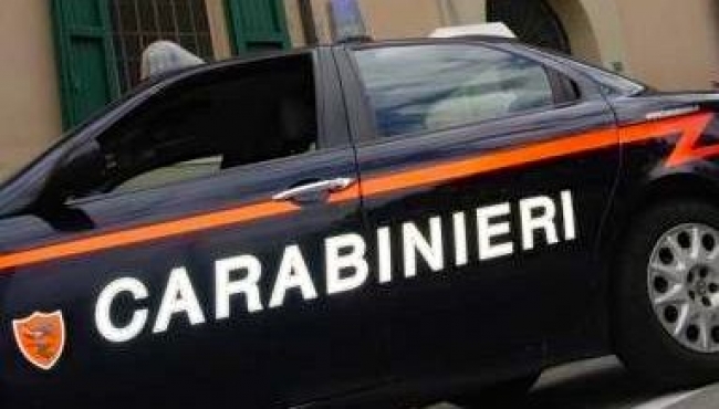 Mirandola - Prende a pugni la moglie: salvata dai Carabinieri