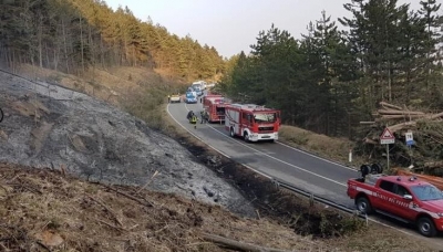 Incendi in montagna, interessati i comuni di Pellegrino, Terenzo e Bardi. (Foto e video)