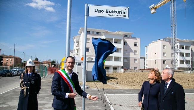 Targa in memoria del Professor Ugo Buttarini, Direttore della Clinica Medica Generale di Parma