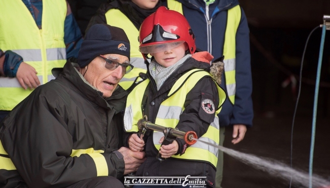 &quot;Pompieropoli&quot;: i bambini di Parma al Comando dei Vigili del Fuoco - FOTO