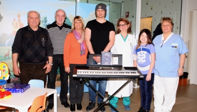 Il Coro Voci di Parma dona due borse di studio a ragazzi ricoverati in Oncoematologia con la passione per la musica
