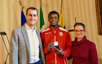 Henry Asare Owusu campione italiano Esordienti U15 di Judo, ricevuto dal vicesindaco Marco Bosi