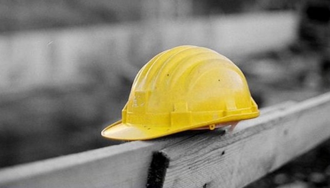 Parma: crollo di un tetto, operaio muore cadendo da 8 metri