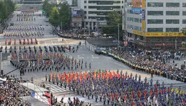 Corea del Sud. Una parata militare nel centro di Seul per la prima volta in dieci anni
