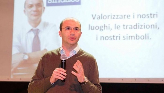 Reggio Emilia - Il candidato sindaco del centrosinistra Luca Vecchi denuncia di aver ricevuto una lettera con accuse e minacce