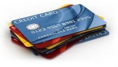 Affittano casa vacanza e rubano i dati della carta di credito dei proprietari
