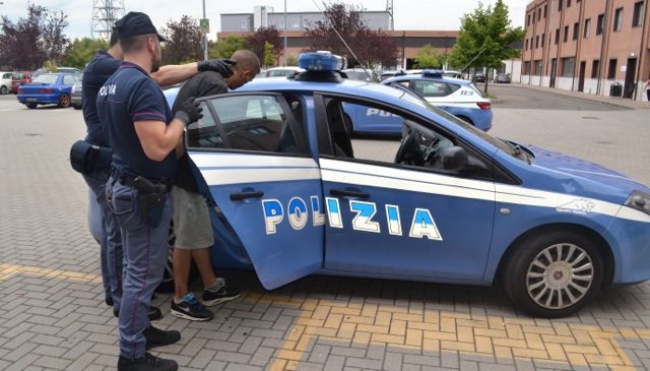 Modena, violenza sessuale su una 19 enne