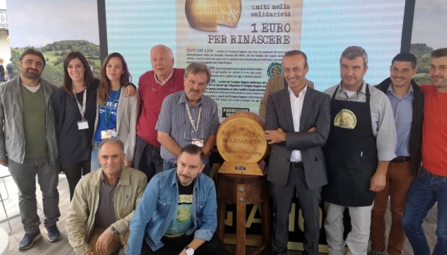 “La rinascita è possibile”: il Consorzio Parmigiano Reggiano dona 31mila euro ai presìdi slow food terremotati del centro italia
