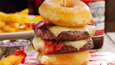Doughnut Burger: la nuova frontiera del junk food