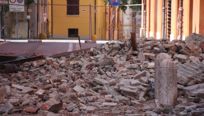Terremoto - Assegnate 11 borse di studio e 2 sussidi ai figli delle vittime del sisma