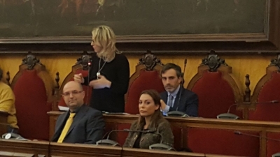 Laura Cavandoli in Consiglio Comunale a Parma