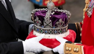 I Sudafricani chiedono al Regno Unito di restituire i diamanti incastonati nella corona e nello scettro