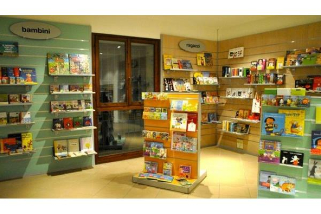 A Parma cinque librerie indipendenti combattono Amazon insieme a Bookdealer