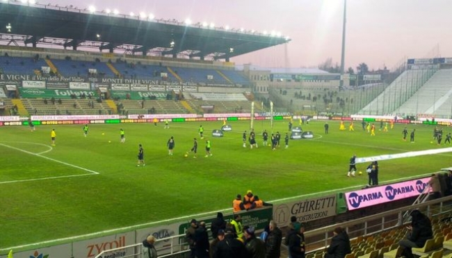 Serie A – Il Chievo vince di misura sul Parma. E i tifosi contestano .