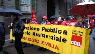 Una manifestazione della Cgil-Funzione Pubblica a Reggio