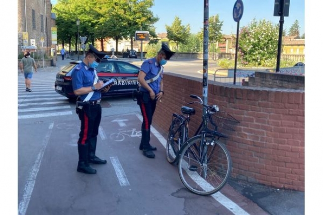 Ruba bicicletta in centro, arrestato dai carabinieri