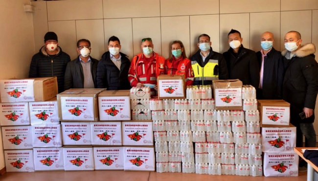 Solidarietà dalla comunità cinese per Croce Rossa italiana e Protezione Civile