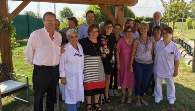 Hospice, incontro tra il sindaco Patrizia Barbieri, gli operatori e i volontari de La Casa di Iris