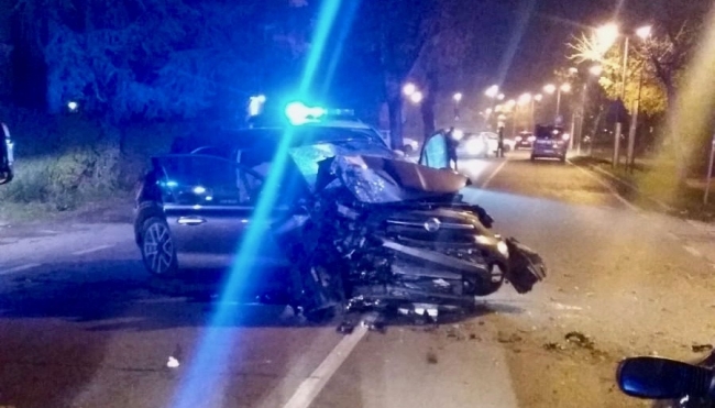 Auto incidentata in strada Nazionale per Carpi