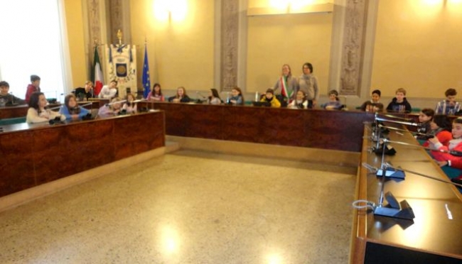 Correggio - Scuole in visita in Municipio