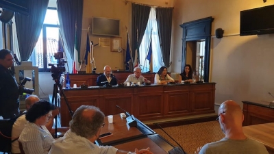 immagini del presidente Bonaccini e dell&#039;assessore Gazzolo in Comune a Cervia insieme al sindaco Medri