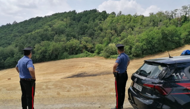 Carabinieri: denunciati 5 giovani per incendio 